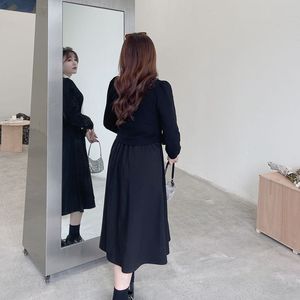 เดรสสีดำแขนยาวทรงเอไลน์ คอปก ซิปหน้า แต่งสีตัดกัน เอวยางยืด ไซส์พลัส สวมใส่สบายๆ ได้ทุกวัน - Product Image 1