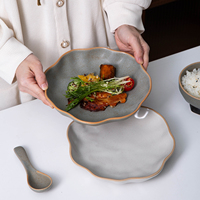 Assiettes creuses en grès de forme irrégulière de 8 pouces, assiettes de table domestiques, assiettes de service pour restaurant, assiettes à steak en céramique personnalisées OEM