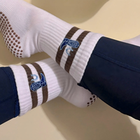 Chaussettes de yoga en coton respirantes antidérapantes marron à motif uni, bordure à volants brodée et pointe convexe, qualité supérieure, en gros