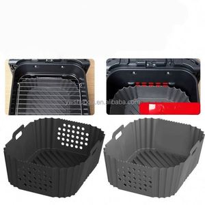 Bandeja de silicona perforada para asar y freír en freidoras de aire, compatible con utensilios y moldes de horno. - Product Image 1