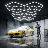 Éclairage LED hexagonal étanche et dimmable 6500K pour station de detailing et garage de lavage auto