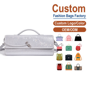 Sac bandoulière en similicuir brodé de strass avec chaînes - Grande capacité, léger, effet étoilé éblouissant - Product Image 1