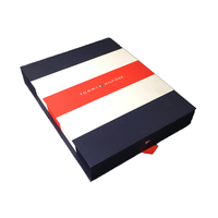 Boîte à vêtements de stockage de logo personnalisé de haute qualité emballage cadeau en papier magnétique rigide pour chaussettes sous-vêtements estampage par stratification mate