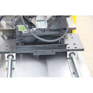 공장 직판 컬러 스틸 모터 베어링 5.5KW 간편 조작 0.3-1.0mm 스터드 트랙 롤 성형기 키일 롤 성형기 - Product Image 3