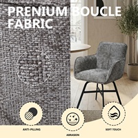 Chaise d'appoint rembourrée en tissu gris avec accoudoirs, siège rembourré, dossier incurvé et pieds en métal noir pour bureau ou salle d'étude