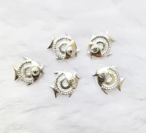 15mm colla di pietra di resina di pesce sulle arti delle unghie e colla di strass opaca sul retro piatto sull'orecchino come decorazione di vendita calda