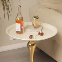 Table basse en marbre nordique, salon, canapé, côté, quelques tables basses rondes modernes de luxe, petite table ronde