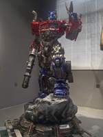 Sculpture géante Optimus Prime Transformer pour extérieur, statues Optimus Prime grandeur nature en stock
