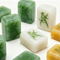 Jeu de Mahjong personnalisé en jade, tuiles gravées en anglais, bords arrondis, jade vert, blanc crème, jaune, MAHJ, divertissement à domicile