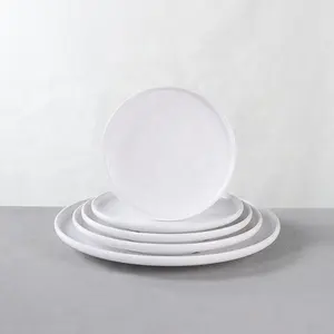 Lisci piatti piatti in melamina all'ingrosso bianco rotondo di plastica caricabatterie set di stoviglie per ristorante