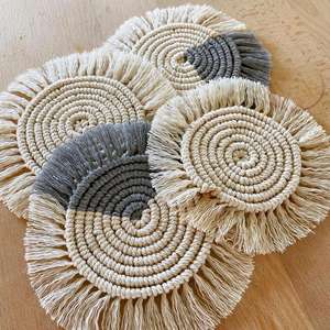 Elegante Posavasos de Macramé Hecho a Mano, Posavasos Artesanal para Decoración, Posavasos de Macramé Colorido - Product Image 2