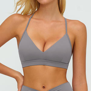 Sujetador deportivo de yoga para mujer con cuello en V, diseño en Y y tirantes ajustables para fitness y running - Product Image 5