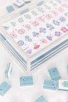 Mahjong en acrylique triple couche, gravure papillon, design artistique personnalisé, directement de l'usine, pour divertissement familial