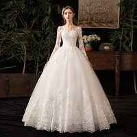 Robe de mariée moderne grande taille avec longue traîne, style princesse, dos lacé et broderies
