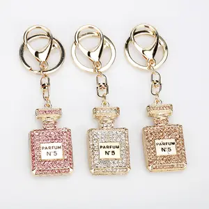 New Women Keychain Perfume Bottle Diamond-encrusted Alloy Keychain Fashion Car Keychain Bag Pendant