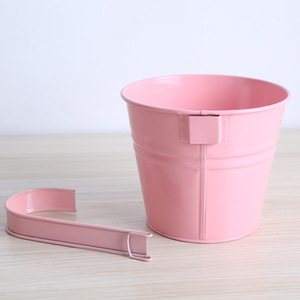 Supporti per vasi <span class=keywords><strong>da</strong></span> fiori <span class=keywords><strong>in</strong></span> metallo staccabili P59 per recinzioni <span class=keywords><strong>da</strong></span> giardino, ringhiere e fioriere a secchiello <span class=keywords><strong>da</strong></span> appendere per balconi - Product Image 4