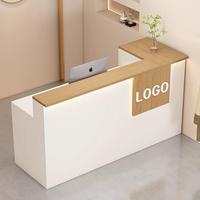 Comptoir d'accueil en bois massif et panneaux de particules, design moderne, éclairage LED, résistant aux taches, usage commercial, taille personnalisée, OEM