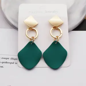 Molandi Anting-Anting Wanita, Motif Geometris Metalik