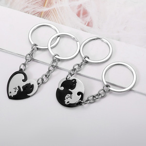 Llavero de acero inoxidable con diseño de gatos abrazados y corazón partido, a juego para parejas, accesorio colgante para llaves, regalo artesanal - Product Image 5