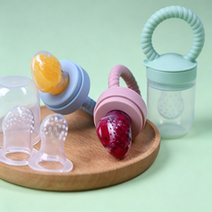 Mordillon à fruits en silicone personnalisé avec logo pour bébé, distributeur de nourriture fraîche avec 3 pochettes de rechange, jouet de dentition pour nourrisson, vente en gros - Product Image 2