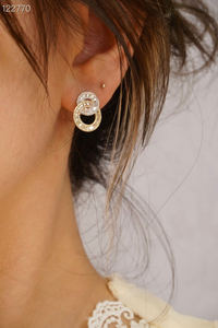 Ins Hotselling Design Double Circle Baguette Diamond Earring In due toni con oro massiccio 18 carati - Product Image 5