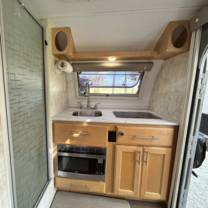 Caravane à vendre, caravane de voyage légère remorquable avec rangement pour lit, petite caravane de <span class=keywords><strong>camping</strong></span> pour les escapades en plein air - Product Image 4