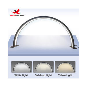 Lampe de table sur pied demi-lune rotative à 360 degrés, à intensité variable, avec logo personnalisé, pour manucure, vente en gros à prix réduit pour achats mixtes - Product Image 3