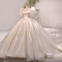 Nouveau moderne une épaule Satin robe de mariée français perle manches bouffantes dentelle parole longueur grande queue pour le printemps été