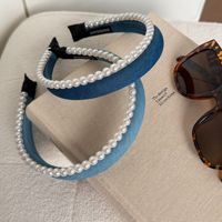 Nouveaux serre-têtes en satin perlé d'usine OEM, bandeaux polyvalents mignons et élégants pour femmes, barrettes de maintien des cheveux pour l'extérieur, accessoires capillaires