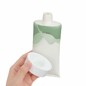 Flacon de soin de la peau en plastique souple et léger, rechargeable, éco-responsable et recyclable, avec tuyau cosmétique - Product Image 1
