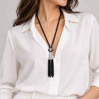 Collier long à pendentif double nœud à pampilles noir et argenté pour femme, bijou élégant pour pull, accessoire de fête, cadeau