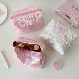 Petite trousse de maquillage florale mignonne et légère, idéale pour les voyages, avec fermeture éclair matelassée, sac à langer pour femmes et filles - Product Image 3