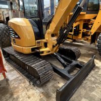 Mini-excavatrice sur chenilles d'occasion CAT 304C CR à bras court, 4 tonnes, pour travaux d'aménagement paysager et de terrassement municipal