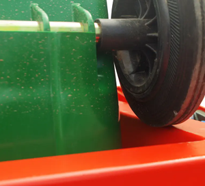 מתקן הטיה לפח אשפה נייד מפלסטיק בנפח 240 ליטר למלגזה, ציוד בנייה עם מנוע דיזל - Product Image 3