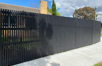 Clôture en aluminium à piquets verticaux robuste pour les projets de sécurité immobilière avec options de finition anodisée et électrophorétique