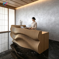 Comptoir de réception d'hôtel moderne en bois massif, écologique, durable, personnalisable OEM ODM, pour caisse, salle de sport, bar