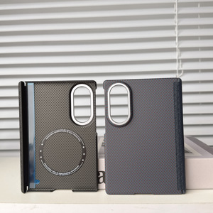 Nueva Funda Protectora Delgada con Patrón de Fibra de Carbono Compatible con Carga Inalámbrica para Samsung Z Fold8 - Product Image 5