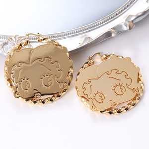 Boucles d'oreilles créoles en bambou fileté personnalisées avec personnage de dessin animé pour femme, en acier inoxydable HK, résistantes à <span class=keywords><strong>la</strong></span> décoloration, mignonnes pour les fêtes - Product Image 6