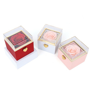 Boîte cadeau automatique rotative carrée pour collier et emballage de bague de style romantique - Product Image 5