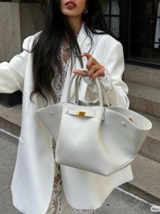 Sac à bandoulière motif litchi grande capacité, style rétro européen et américain, sac fourre-tout polyvalent et tendance pour femme - Product Image 2