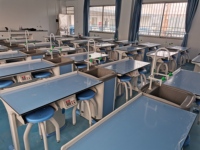 Table de laboratoire moderne en aluminium et résine phénolique pour étudiants, idéale pour les laboratoires de chimie, de biologie et de physique