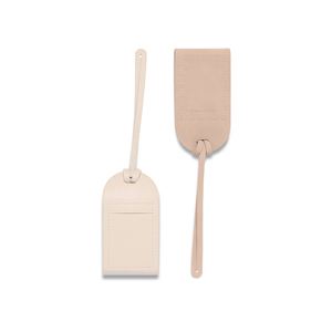 Étiquette de suivi de bagages en cuir crème avec lettre pour avion - Product Image 1