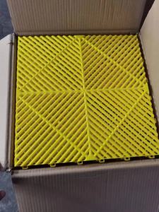 Vente en gros de tapis de sol de garage complet carrés carreaux d'<span class=keywords><strong>étanchéité</strong></span> étanches aux liquides drain indifférent polypropylène emboîtement plastique - Product Image 3