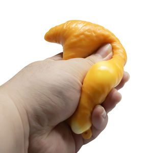 Achat en gros : Jouet anti-stress personnalisé en TPR en forme de croissant ou de pain, fabriqué sur mesure - Product Image 6