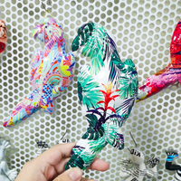 Vente en gros Graffiti coloré Résine Oiseau Animal Art Mural Suspendu Décoration Salon