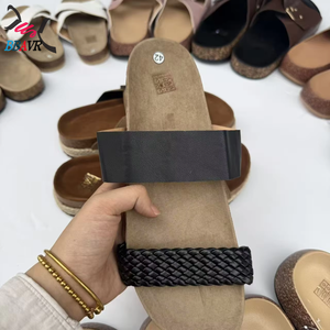 Sandales en gros à prix abordable, en cuir PU de marque avec boucle, pantoufles très vendues, grandes tailles pour femmes en Afrique - Product Image 5