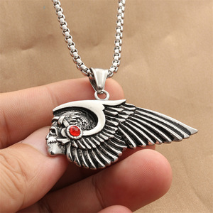 Pendentif en forme d'aile de crâne en acier inoxydable avec pierre rouge, collier rétro punk pour homme 280609 - Product Image 4