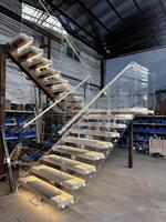 Escalier en acier résidentiel Prima avec poutre centrale pour projets de villas modernes