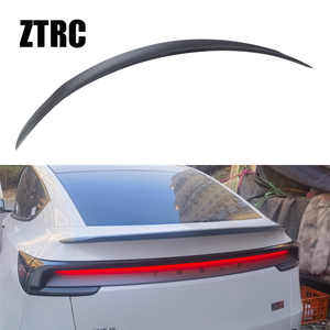 สปอยเลอร์หลังวัสดุคาร์บอนไฟเบอร์แท้แบบด้าน รุ่น Y P Style สำหรับรถยนต์ปี 2025-2026 - Product Image 1