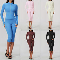 Ensemble de veste de yoga extensible brossée coupe ajustée zippée pour le sport en extérieur, la course et le fitness, avec pantalon capri froncé à manches longues